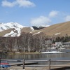 解氷した高原の湖