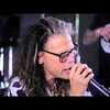 Steven Tyler performs "Amazing" at Recovery Unplugged drug rehab