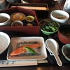 中華街で昼食を