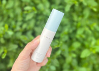 夏の乾燥によるメイク崩れに！ 清涼感あふれるRMKの「フィックスミスト」で、お疲れ肌も癒された