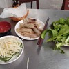 揚げ春巻きと新鮮野菜の組み合わせが絶妙 - ホアおばさんの春巻き／Ram Cuốn Cải Dì Hoa - （ダナン・ベトナム）