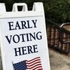 すでに2400万人以上のアメリカ人が投票を済ませているが、その数字は非常に興味深い物語を語っている