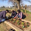 下妻市ネットワーカー等連絡協議会が花壇整備を行いました。