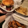 美味しいハンバーガーのお店 "The Counter" カハラ店